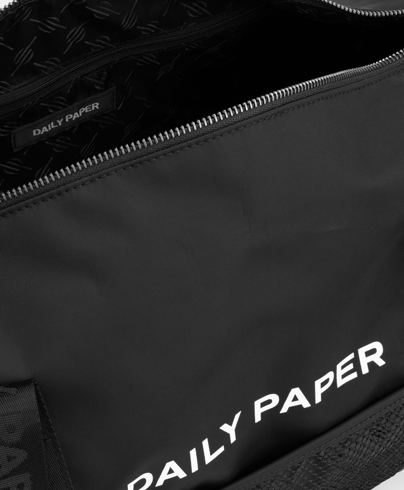 DP - Black Eduffel Bag - Packshot